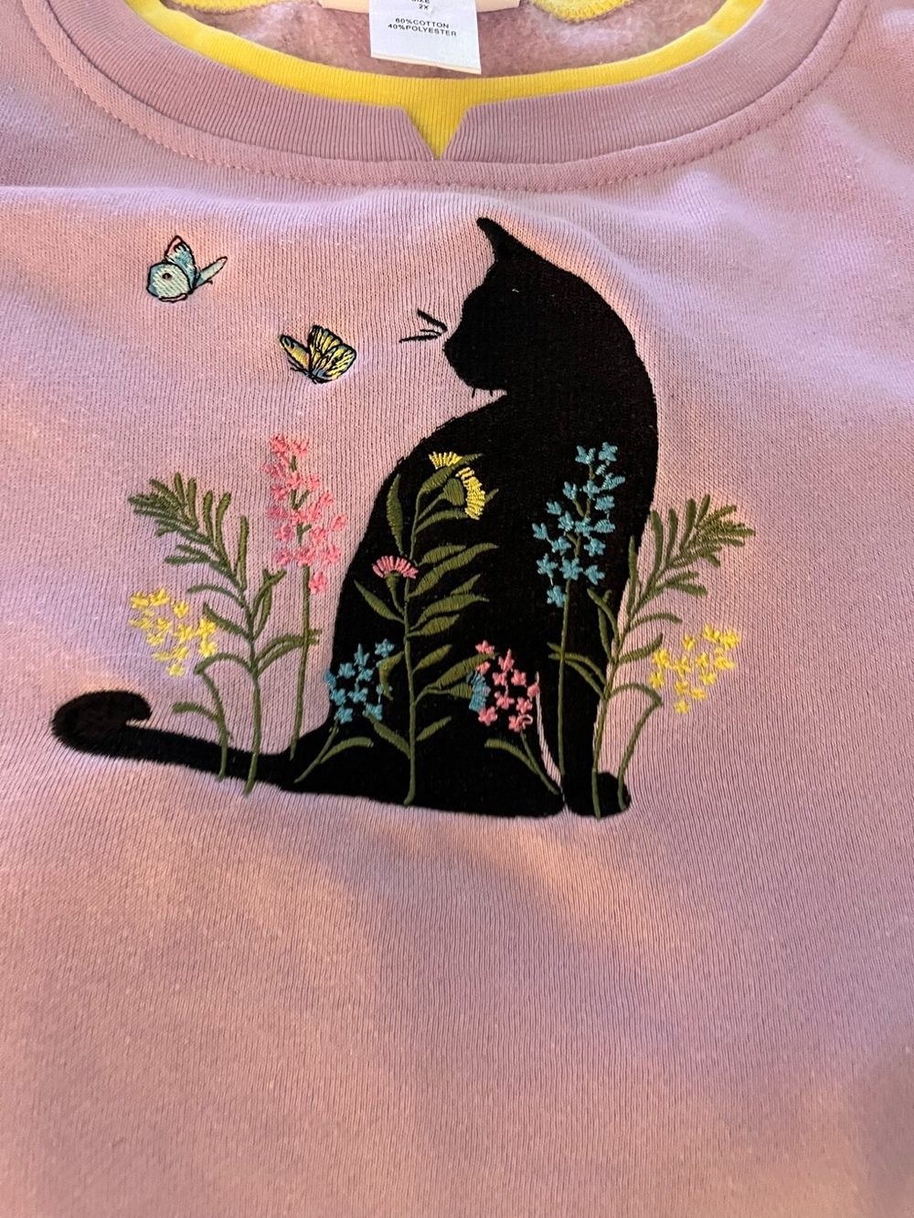 Black Cat Floral Embroidered Pet-Themed Shirt - Lavender